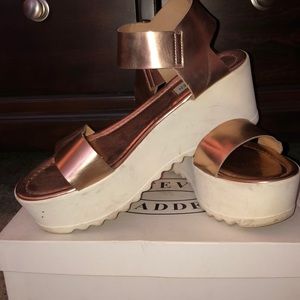 Steve Madden “Surfside” platform sandals